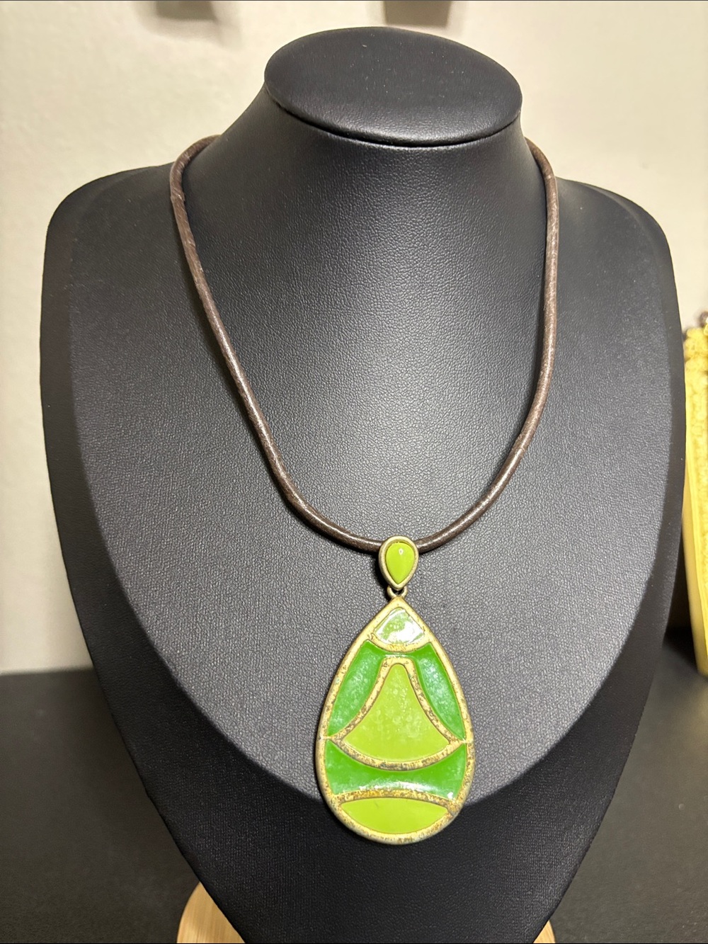 Vintage Liz & Co Green Teardrop Mosaic Pendant Necklace Boho 90’s 80’s